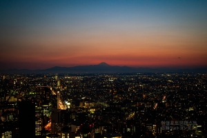 황혼의 도쿄, 그리고 후지산. / 黄昏の東京、そして富士山。
