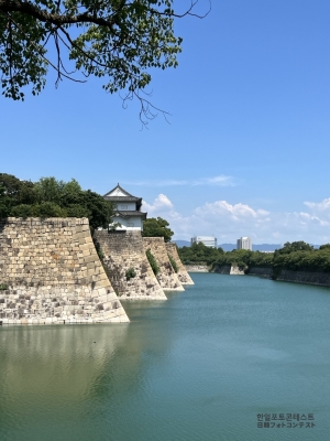 오사카 성을 둘러싼 호수